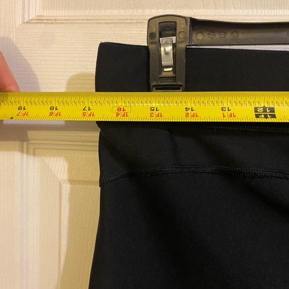 Under Armour LIKE NEW HeatGear Capri Leggings XL - Picture 6 of 8